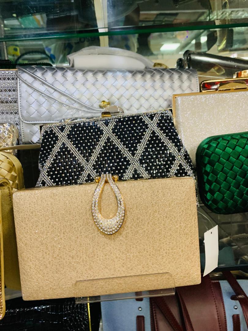 Beige Glitter Teardrop Rhinestone Clutch